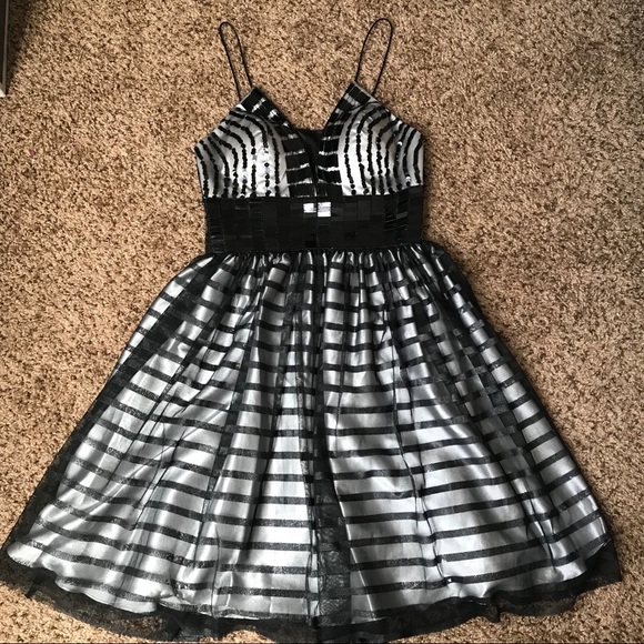 Prom/ Homecoming Dress - Picture 1 of 3